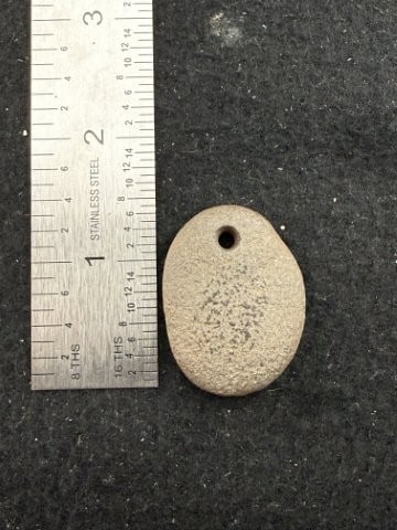 Pendant Indian Artifact Arrowhead: KEY WORDS: INDIAN ARTIFACT ARTIFACTS ARROWHEAD ARROWHEADS NATIVE AMERICAN MISSISSIPPIAN QUAPAW CADDO POTTERY COINS MORGAN DOLLAR PEACE DOLLAR SILVER COINS. All coins have been Sigma tested for authent