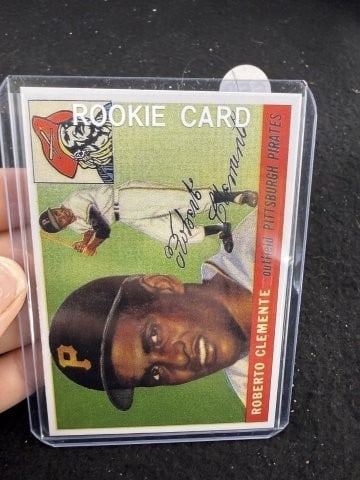 Roberto Clemente Baseball Card (1 of 2)