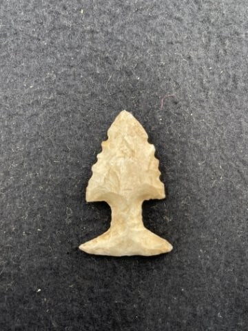 Arrow Point Indian Artifact Arrowhead - 2