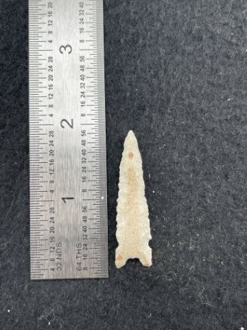Arrow Point Indian Artifact Arrowhead (1 of 3)