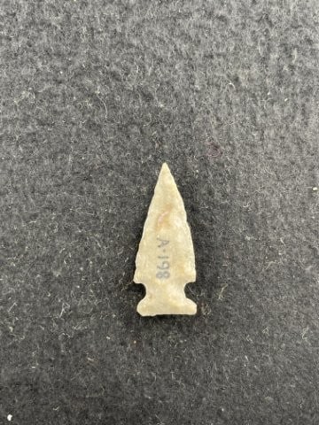 Arrow Point Indian Artifact Arrowhead - 2