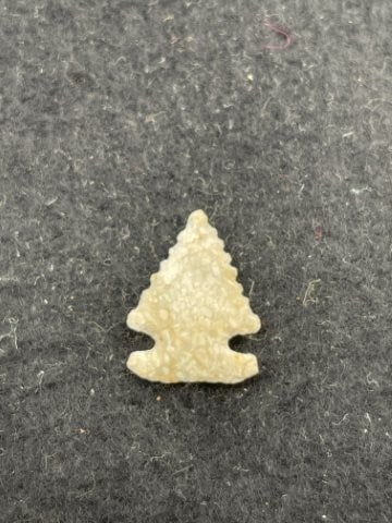 Arrow Point Indian Artifact Arrowhead - 2