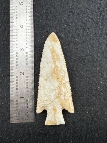 Hardin Indian Artifact Arrowhead: KEY WORDS: INDIAN ARTIFACT ARTIFACTS ARROWHEAD ARROWHEADS NATIVE AMERICAN MISSISSIPPIAN QUAPAW CADDO POTTERY COINS MORGAN DOLLAR PEACE DOLLAR SILVER COINS. All coins have been Sigma tested for