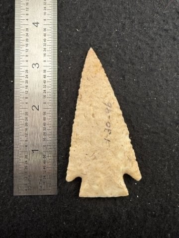 Hardin Indian Artifact Arrowhead: KEY WORDS: INDIAN ARTIFACT ARTIFACTS ARROWHEAD ARROWHEADS NATIVE AMERICAN MISSISSIPPIAN QUAPAW CADDO POTTERY COINS MORGAN DOLLAR PEACE DOLLAR SILVER COINS. All coins have been Sigma tested for authent