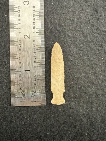 Arrow Point Indian Artifact Arrowhead: KEY WORDS: INDIAN ARTIFACT ARTIFACTS ARROWHEAD ARROWHEADS NATIVE AMERICAN MISSISSIPPIAN QUAPAW CADDO POTTERY COINS MORGAN DOLLAR PEACE DOLLAR SILVER COINS. All coins have been Sigma tested for authent