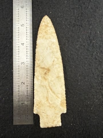 Hardin Indian Artifact Arrowhead: KEY WORDS: INDIAN ARTIFACT ARTIFACTS ARROWHEAD ARROWHEADS NATIVE AMERICAN MISSISSIPPIAN QUAPAW CADDO POTTERY COINS MORGAN DOLLAR PEACE DOLLAR SILVER COINS. All coins have been Sigma tested for authent