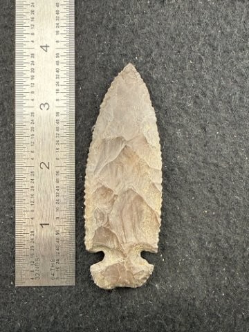 Dovetail Indian Artifact Arrowhead: KEY WORDS: INDIAN ARTIFACT ARTIFACTS ARROWHEAD ARROWHEADS NATIVE AMERICAN MISSISSIPPIAN QUAPAW CADDO POTTERY COINS MORGAN DOLLAR PEACE DOLLAR SILVER COINS. All coins have been Sigma tested for authent