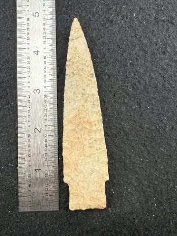 Hardin Indian Artifact Arrowhead: KEY WORDS: INDIAN ARTIFACT ARTIFACTS ARROWHEAD ARROWHEADS NATIVE AMERICAN MISSISSIPPIAN QUAPAW CADDO POTTERY COINS MORGAN DOLLAR PEACE DOLLAR SILVER COINS. All coins have been Sigma tested for authent
