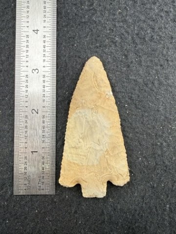 Hardin Indian Artifact Arrowhead: KEY WORDS: INDIAN ARTIFACT ARTIFACTS ARROWHEAD ARROWHEADS NATIVE AMERICAN MISSISSIPPIAN QUAPAW CADDO POTTERY COINS MORGAN DOLLAR PEACE DOLLAR SILVER COINS. All coins have been Sigma tested for authent