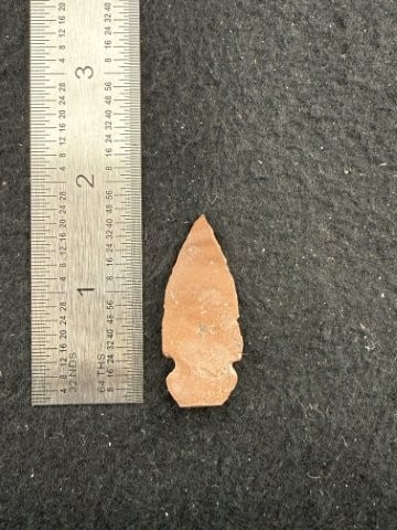 Dovetail Indian Artifact Arrowhead: KEY WORDS: INDIAN ARTIFACT ARTIFACTS ARROWHEAD ARROWHEADS NATIVE AMERICAN MISSISSIPPIAN QUAPAW CADDO POTTERY COINS MORGAN DOLLAR PEACE DOLLAR SILVER COINS. All coins have been Sigma tested for