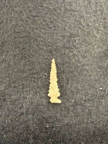 Arrow Point Indian Artifact Arrowhead - 2