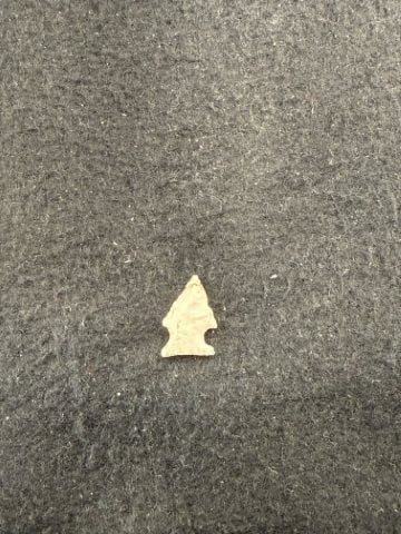 Arrow Point Indian Artifact Arrowhead - 2