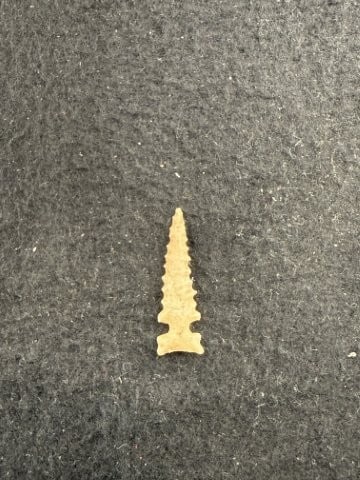 Arrow Point Indian Artifact Arrowhead - 2