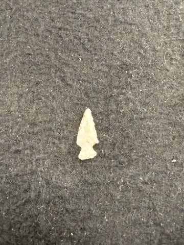 Arrow Point Indian Artifact Arrowhead - 2