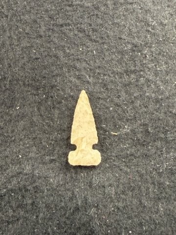 Arrow Point Indian Artifact Arrowhead - 2