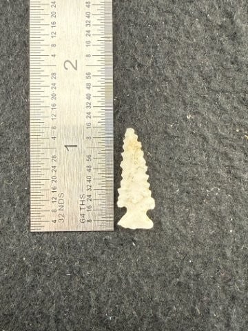 Arrow Point Indian Artifact Arrowhead (1 of 3)