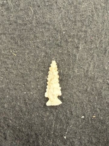Arrow Point Indian Artifact Arrowhead - 2