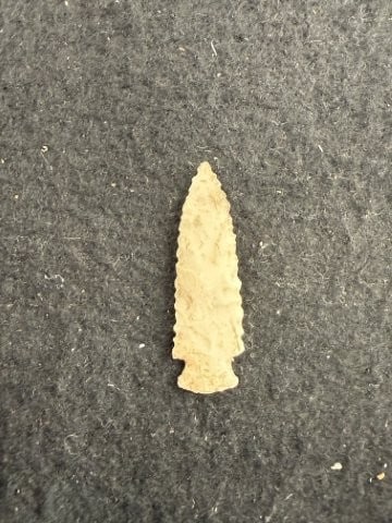 Arrow Point Indian Artifact Arrowhead - 2
