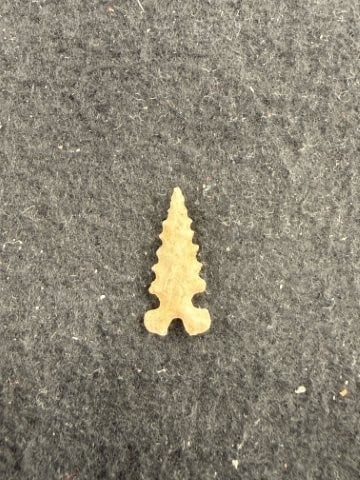 Arrow Point Indian Artifact Arrowhead - 2