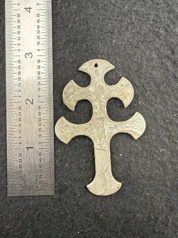 Cross Pendant Indian Artifact Arrowhead: KEY WORDS: INDIAN ARTIFACT ARTIFACTS ARROWHEAD ARROWHEADS NATIVE AMERICAN MISSISSIPPIAN QUAPAW CADDO POTTERY COINS MORGAN DOLLAR PEACE DOLLAR SILVER COINS. All coins have been Sigma tested for