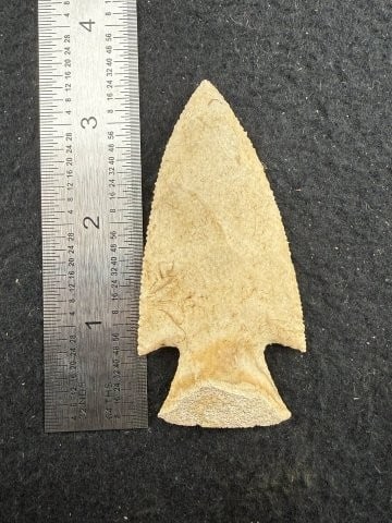 Hardin Indian Artifact Arrowhead: KEY WORDS: INDIAN ARTIFACT ARTIFACTS ARROWHEAD ARROWHEADS NATIVE AMERICAN MISSISSIPPIAN QUAPAW CADDO POTTERY COINS MORGAN DOLLAR PEACE DOLLAR SILVER COINS. All coins have been Sigma tested for