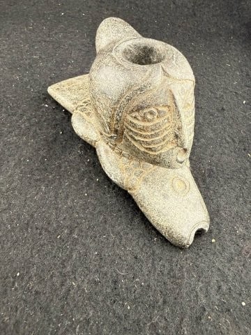 Human & Fish Effigy Stone Pipe Indian Artifact Arrowhead: KEY WORDS: INDIAN ARTIFACT ARTIFACTS ARROWHEAD ARROWHEADS NATIVE AMERICAN MISSISSIPPIAN QUAPAW CADDO POTTERY COINS MORGAN DOLLAR PEACE DOLLAR SILVER COINS. All coins have been Sigma tested for