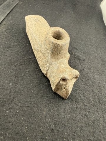Bird Effigy Stone Pipe Indian Artifact Arrowhead: KEY WORDS: INDIAN ARTIFACT ARTIFACTS ARROWHEAD ARROWHEADS NATIVE AMERICAN MISSISSIPPIAN QUAPAW CADDO POTTERY COINS MORGAN DOLLAR PEACE DOLLAR SILVER COINS. All coins have been Sigma tested for