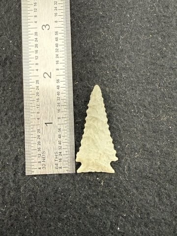 Arrow Point Indian Artifact Arrowhead: KEY WORDS: INDIAN ARTIFACT ARTIFACTS ARROWHEAD ARROWHEADS NATIVE AMERICAN MISSISSIPPIAN QUAPAW CADDO POTTERY COINS MORGAN DOLLAR PEACE DOLLAR SILVER COINS. All coins have been Sigma tested for