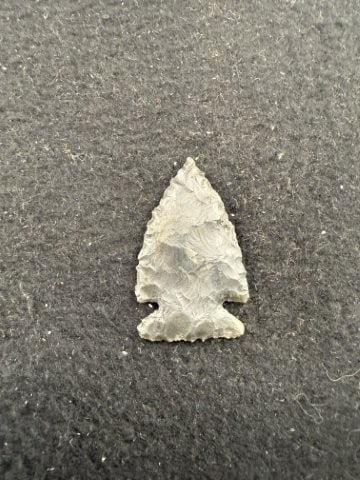 Side Notch Indian Artifact Arrowhead - 2