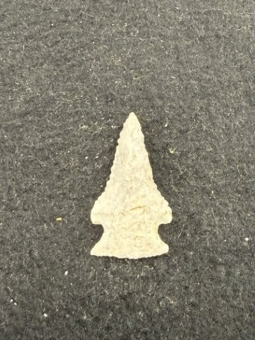 Arrow Point Indian Artifact Arrowhead - 2