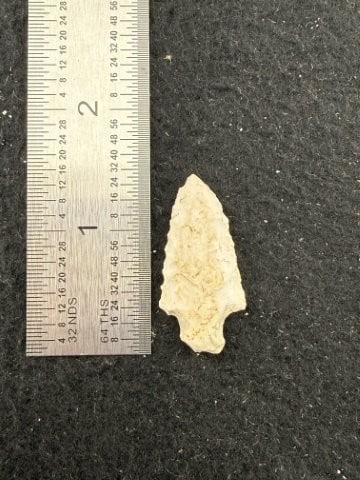 Arrow Point Indian Artifact Arrowhead: KEY WORDS: INDIAN ARTIFACT ARTIFACTS ARROWHEAD ARROWHEADS NATIVE AMERICAN MISSISSIPPIAN QUAPAW CADDO POTTERY COINS MORGAN DOLLAR PEACE DOLLAR SILVER COINS. All coins have been Sigma tested for