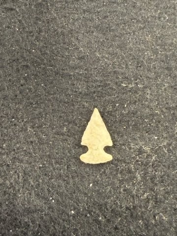 Arrow Point Indian Artifact Arrowhead - 2
