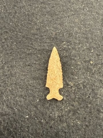 Arrow Point Indian Artifact Arrowhead - 2