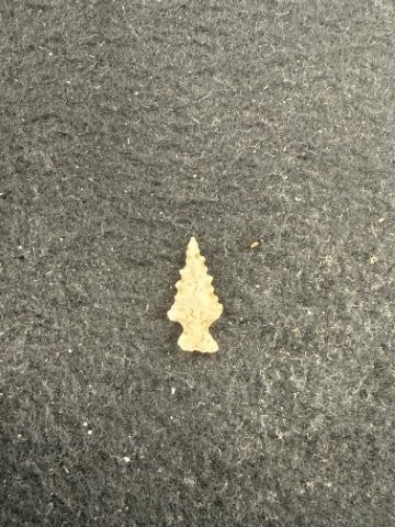 Arrow Point Indian Artifact Arrowhead - 2