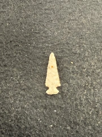 Arrow Point Indian Artifact Arrowhead - 2