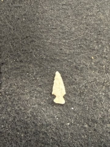 Arrow Point Indian Artifact Arrowhead - 2