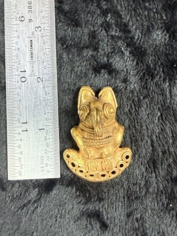 Tumbaga Tairona Gold Figurine UNKNOWN MATERIAL: KEY WORDS: INDIAN ARTIFACT ARTIFACTS ARROWHEAD ARROWHEADS NATIVE AMERICAN MISSISSIPPIAN QUAPAW CADDO POTTERY COINS MORGAN DOLLAR PEACE DOLLAR SILVER COINS. All coins have been Sigma tested for authent