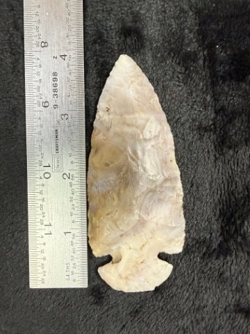 Dovetail Indian Artifact Arrowhead: KEY WORDS: INDIAN ARTIFACT ARTIFACTS ARROWHEAD ARROWHEADS NATIVE AMERICAN MISSISSIPPIAN QUAPAW CADDO POTTERY COINS MORGAN DOLLAR PEACE DOLLAR SILVER COINS. All coins have been Sigma tested for authent