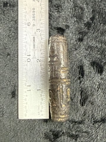 Stone Bead Indian Artifact Arrowhead: KEY WORDS: INDIAN ARTIFACT ARTIFACTS ARROWHEAD ARROWHEADS NATIVE AMERICAN MISSISSIPPIAN QUAPAW CADDO POTTERY COINS MORGAN DOLLAR PEACE DOLLAR SILVER COINS. All coins have been Sigma tested for