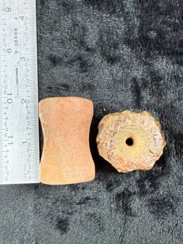 Beads Indian Artifact Arrowhead: KEY WORDS: INDIAN ARTIFACT ARTIFACTS ARROWHEAD ARROWHEADS NATIVE AMERICAN MISSISSIPPIAN QUAPAW CADDO POTTERY COINS MORGAN DOLLAR PEACE DOLLAR SILVER COINS. All coins have been Sigma tested for authent