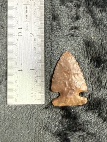 Arrow Point Indian Artifact Arrowhead: KEY WORDS: INDIAN ARTIFACT ARTIFACTS ARROWHEAD ARROWHEADS NATIVE AMERICAN MISSISSIPPIAN QUAPAW CADDO POTTERY COINS MORGAN DOLLAR PEACE DOLLAR SILVER COINS. All coins have been Sigma tested for