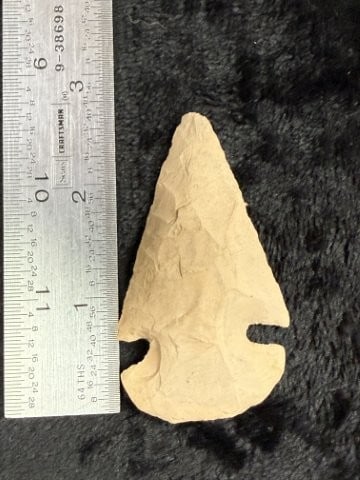 Dovetail Indian Artifact Arrowhead: KEY WORDS: INDIAN ARTIFACT ARTIFACTS ARROWHEAD ARROWHEADS NATIVE AMERICAN MISSISSIPPIAN QUAPAW CADDO POTTERY COINS MORGAN DOLLAR PEACE DOLLAR SILVER COINS. All coins have been Sigma tested for