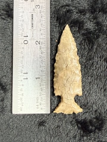Arrow Point Indian Artifact Arrowhead: KEY WORDS: INDIAN ARTIFACT ARTIFACTS ARROWHEAD ARROWHEADS NATIVE AMERICAN MISSISSIPPIAN QUAPAW CADDO POTTERY COINS MORGAN DOLLAR PEACE DOLLAR SILVER COINS. All coins have been Sigma tested for