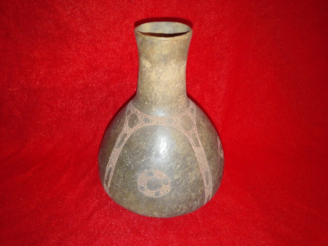 CADDO AVERY WATERBOTTLE: 6&5/8'T 5&1/4'W SOLID VERY FINE EXAMPLE EX- JACK BONDS COLLECTION PICTURED IN "ART OF THE ANCIENT CADDO" PG49 FIG #78 HAS KEN PARTAIN COA