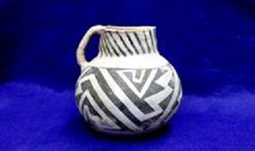 BLACK ON WHITE PITCHER ANASAZI: 800-1200AD G-9 NEW MEXICO H-6&1/2' D-5&3/4' MINOR RIM REPAIR