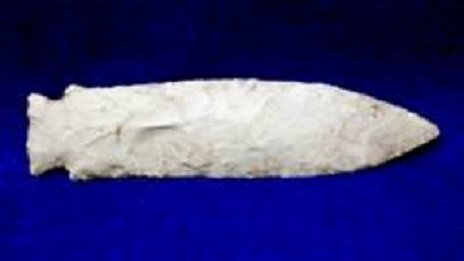 ETLEY SPEAR POINT: 500-2000BC G-9 W-1&3/8' FROM ILLINOIS L-4&7/8' WHITE FLINT