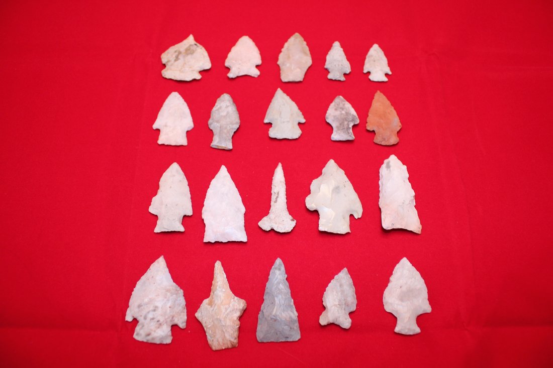 20 MISSOURI ARROWHEADS (1 of 1)