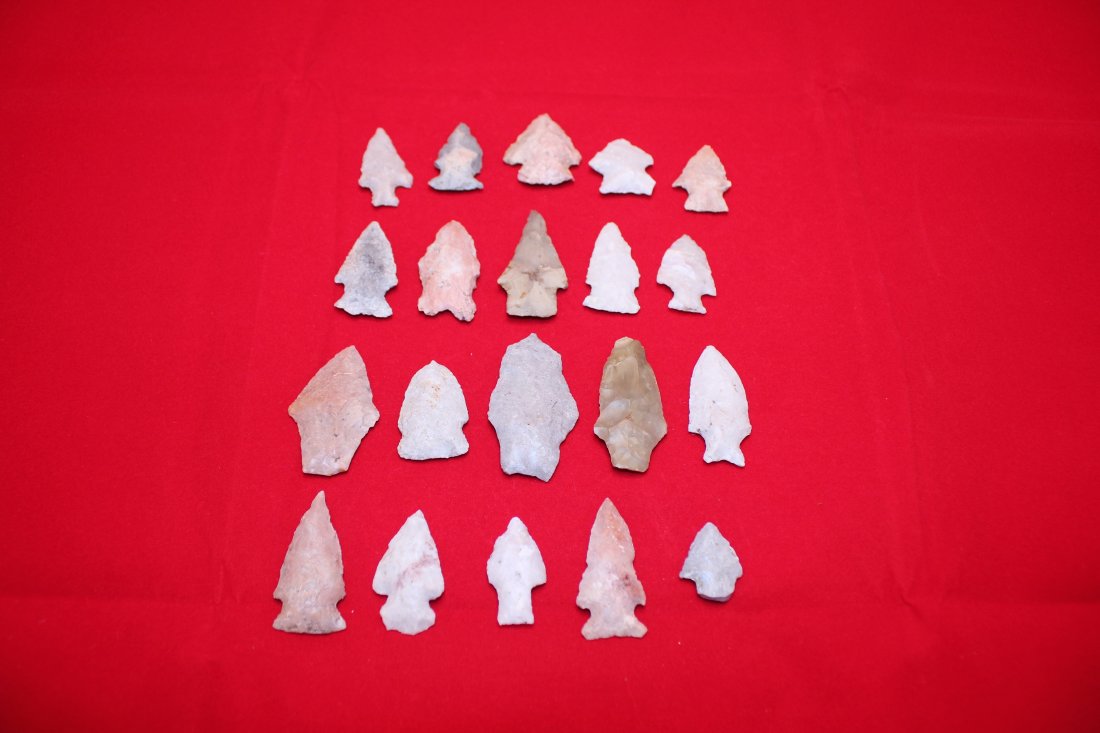 20 MISSOURI ARROWHEADS (1 of 1)