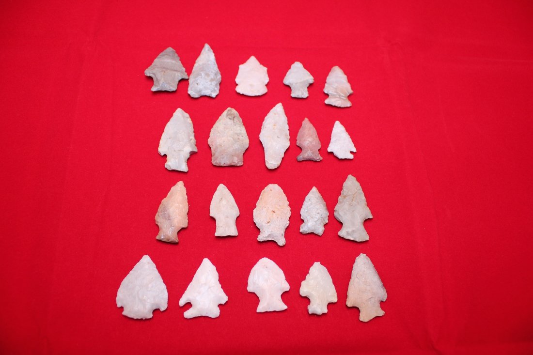 20 MISSOURI ARROWHEADS (1 of 1)