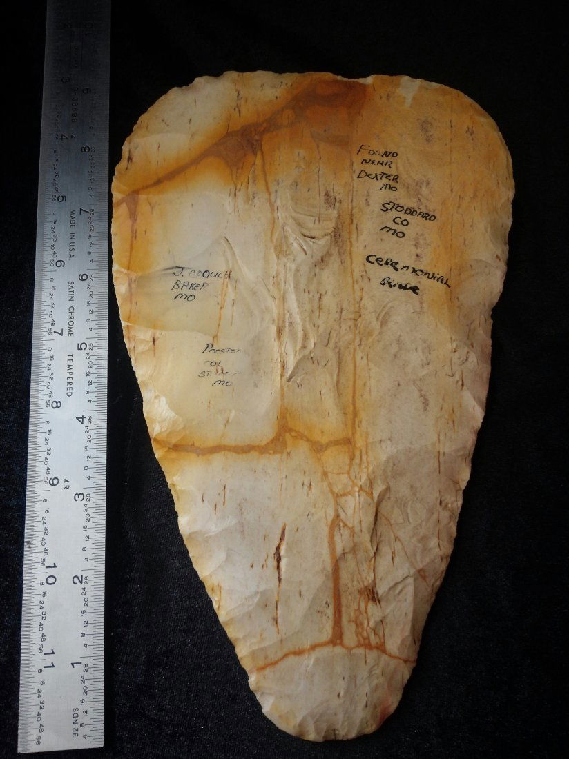 CHIPPED HOE (1 of 2)